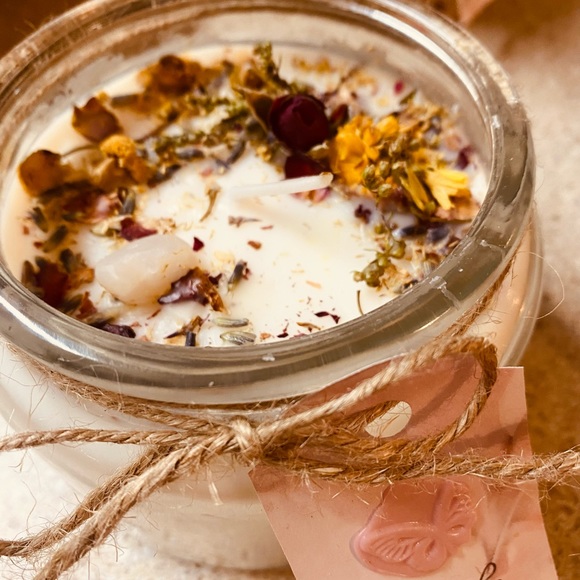 DIY| Monarch|Vegan-Friendly candles | Lavender essential oils. - Picture 5 of 6